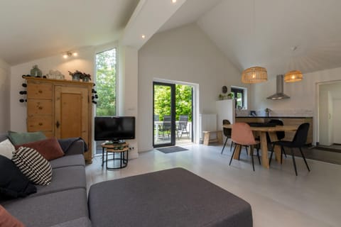 Welcome in - Vakantiehuis in bosrijke omgeving, nabij strand I Vebenabos 69 'De Tuureluur' Dishoek House in Koudekerke