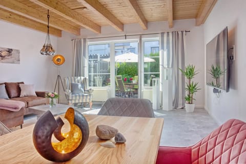 Living room, Seating area, Dining area