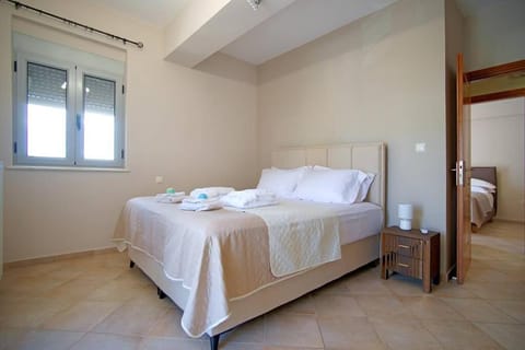 Royal Blu Apartment in Messenia