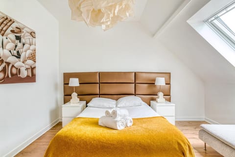 Other, Photo of the whole room, Bedroom