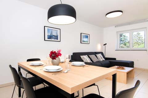 Living room, Dining area
