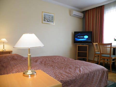 Living room, Photo of the whole room
