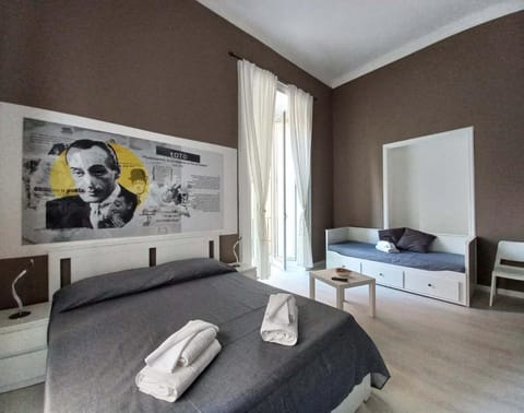 Bed, Photo of the whole room, Bedroom, group of guests, Family, heating