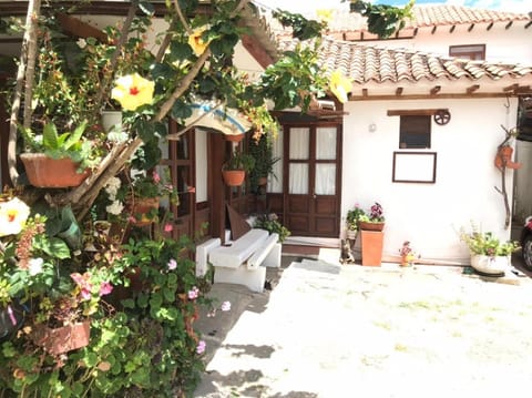 Property building, Patio, Facade/entrance