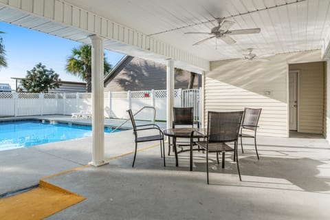 Paradise in the Palms House in Mexico Beach