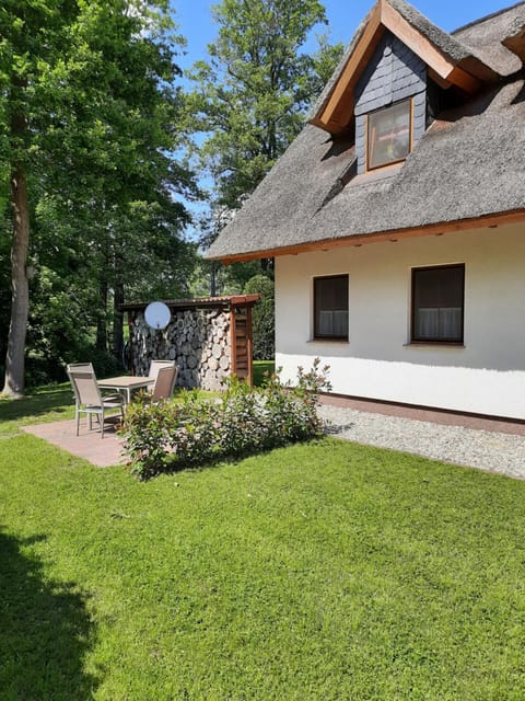 Property building, Garden, Balcony/Terrace