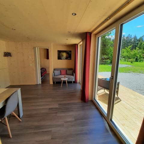 Aktien 11 / A=obere Wohnung / B=untere Wohnung Apartment in Canton of Grisons