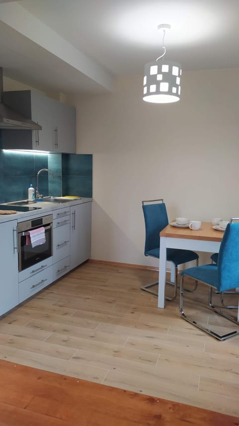 Dining area, kitchen