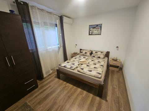 Bed, Bedroom, wardrobe