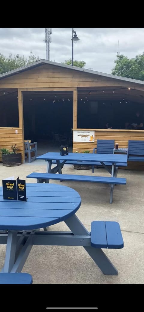 Garden, Lounge or bar