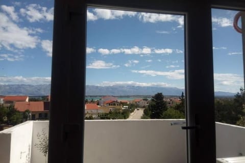 City view, Mountain view, Sea view