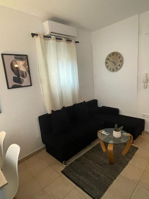 Semi-Basement 250m from Sea, Nea Chili Apartment in Evros, Greece