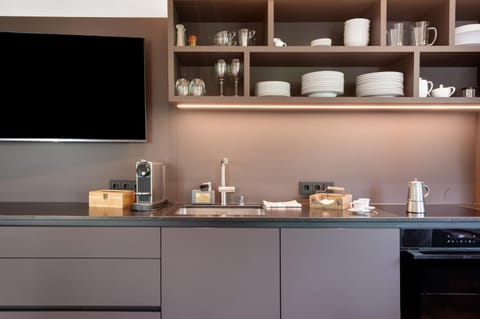 Kitchen or kitchenette, Living room