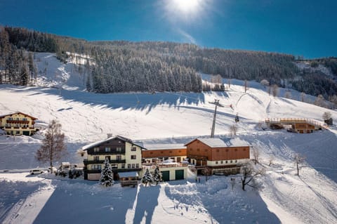 Property building, Skiing