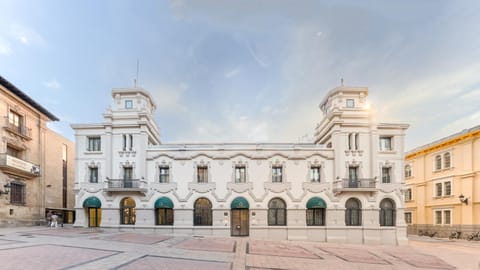 Property building, Facade/entrance