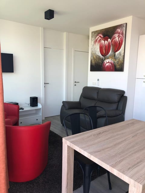 Communal lounge/ TV room, Living room, Seating area