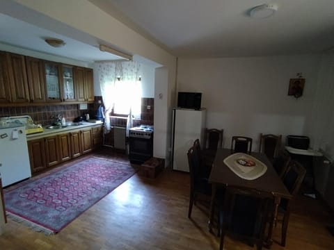 Dining area, Communal kitchen