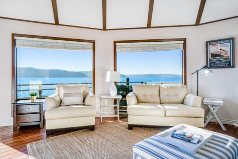 The Angle Inn House in Hoodsport