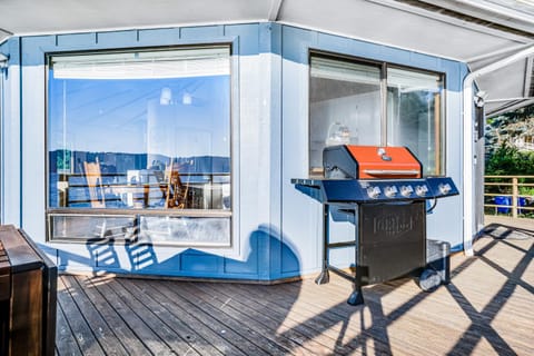 The Angle Inn House in Hoodsport