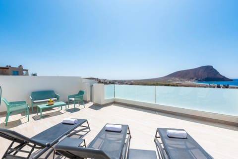 Natural landscape, Balcony/Terrace, Sea view, sunbed