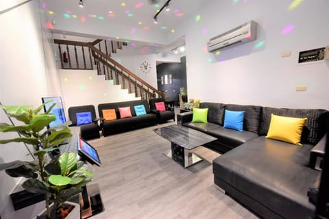 TV and multimedia, Living room, Lounge or bar