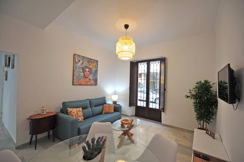 Living room, Lounge or bar