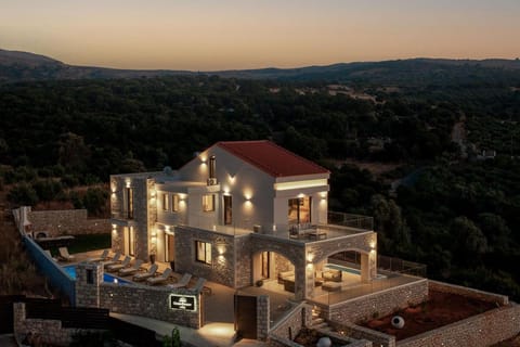 Property building, Bird's eye view, Pool view, Swimming pool