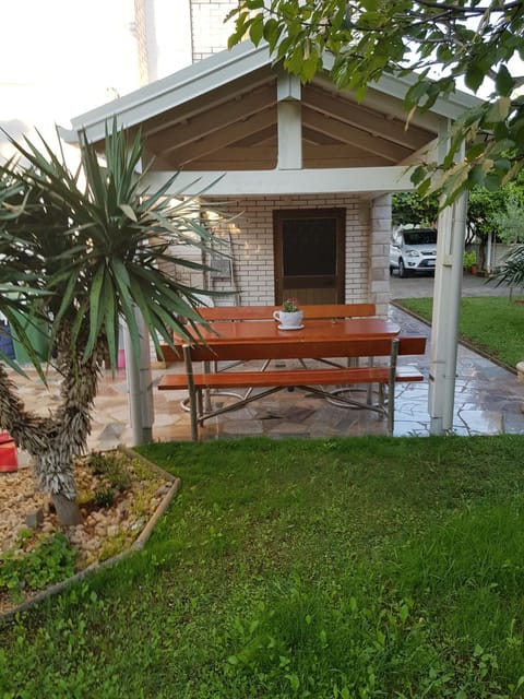 BBQ facilities, Garden