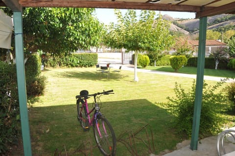 Spring, Day, Natural landscape, Garden, Cycling, Garden view