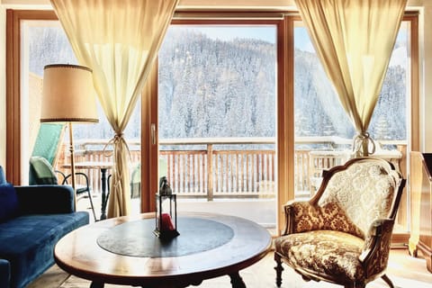 Natural landscape, View (from property/room), Balcony/Terrace, Living room, Mountain view