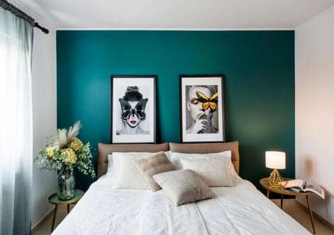 Bed, Photo of the whole room, Decorative detail, Bedroom, internet