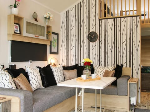 Jacob's Meadow Pod 2 House in Wales