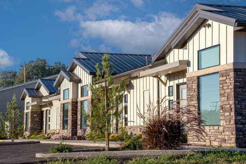 Property building, Day, Natural landscape, Parking