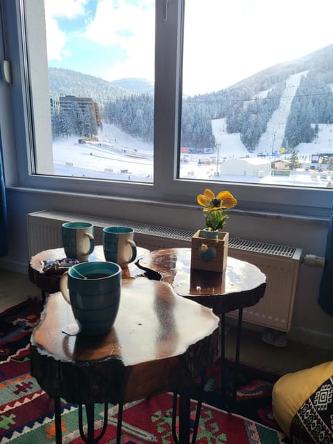 Natural landscape, Winter, Skiing, Skiing, Living room, Seating area, Mountain view, Mountain view