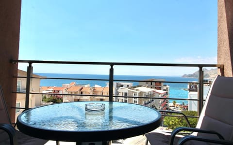 Day, Natural landscape, View (from property/room), Balcony/Terrace, Seating area, Dining area, Sea view