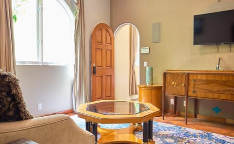 Communal lounge/ TV room, TV and multimedia, Living room, Seating area, Evening entertainment, wardrobe