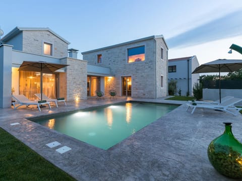 Property building, Pool view, Swimming pool, sunbed