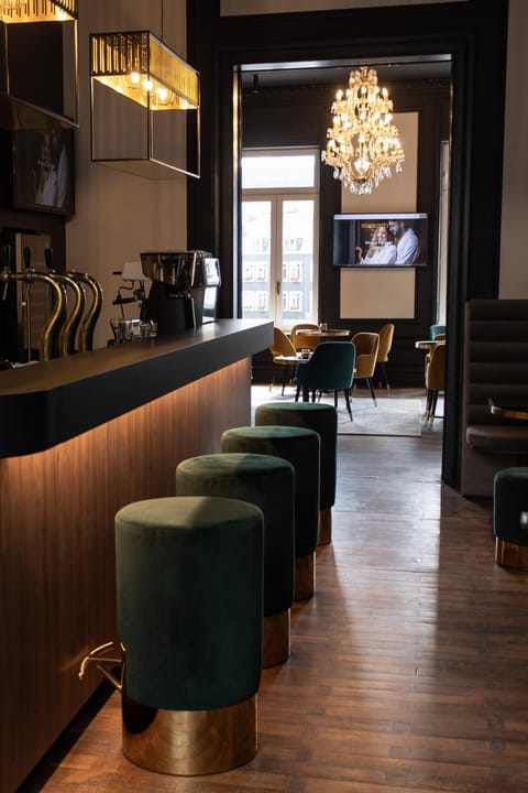 Lounge or bar