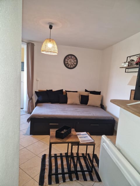 Bed, Living room, Seating area