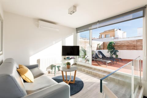 TV and multimedia, View (from property/room), Balcony/Terrace, Living room, internet