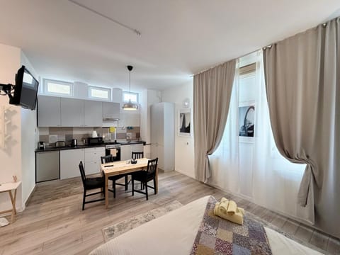Dining area, Bedroom