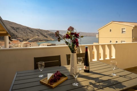 Balcony/Terrace, Balcony/Terrace