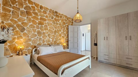 Bedroom, wardrobe