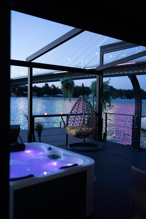 Natural landscape, Activities, View (from property/room), Balcony/Terrace, River view