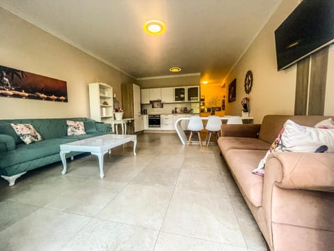 Kitchen or kitchenette, Living room, Dining area