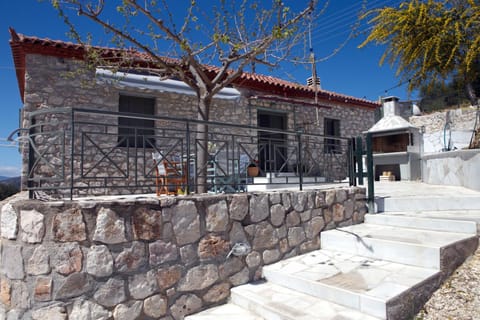 Traditional House Kakopetra House in Argolis, Greece