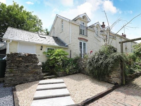Spring Cottage House in Wales