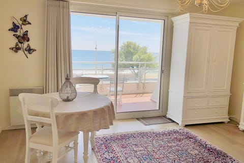 Studio And Terrace Sea View In La Baule Apartment in La Baule-Escoublac