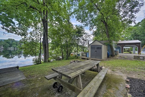 Riverfront Escape with Dock 19 Mi to Saratoga! House in Corinth