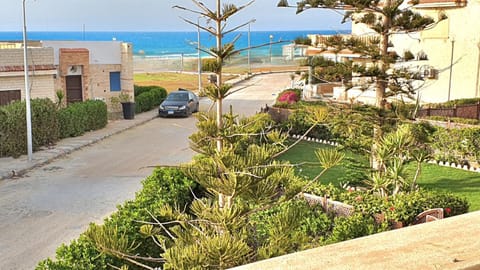 Neighbourhood, Natural landscape, Garden, Garden view, Sea view, Street view